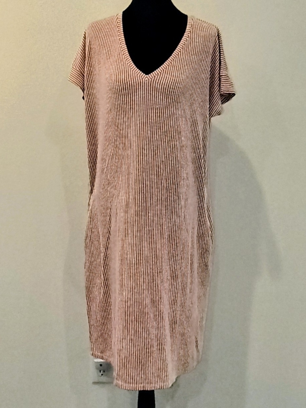 DownEast Striped Scoop Neck Dress in Peach and White